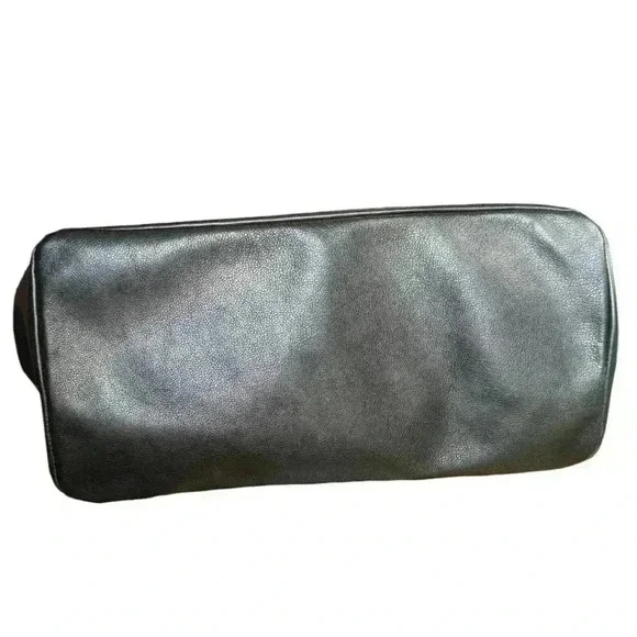 Valentino By Mario Valentino Vera signature leather shoulder bag. - Picture 7 of 14